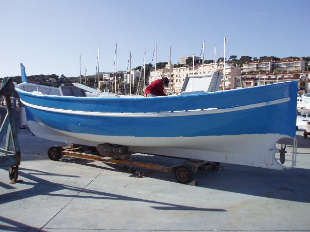 Réfection peinture et verni bateau Cassis